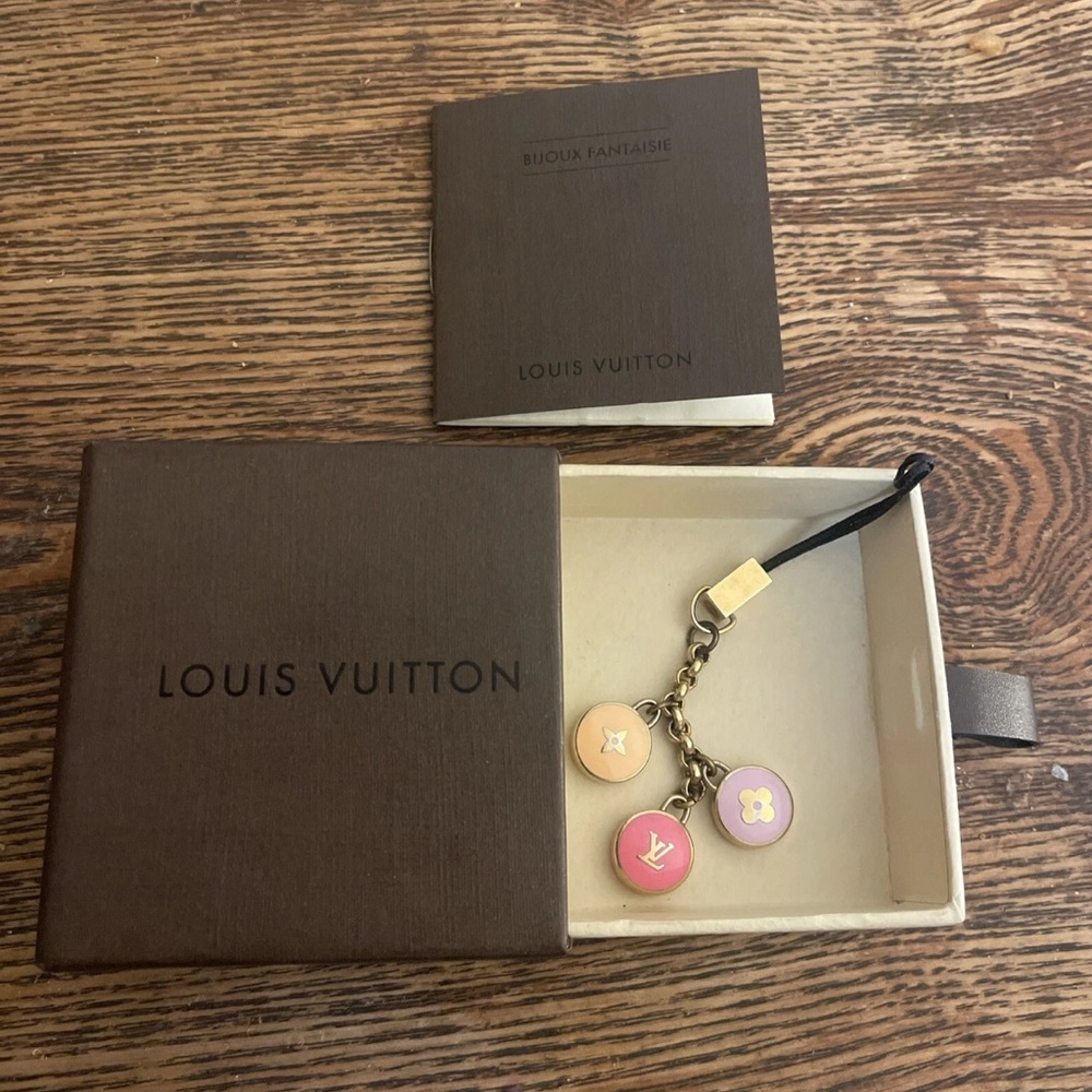 LOUIS VUITTON Strap Bag charm key holder ring chain AUTHENTIC PASTILLES PHONE